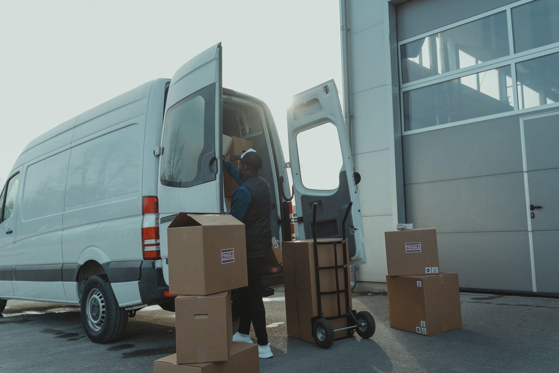 Driver or Driver's Mate: Which Delivery Role Fits You Best?